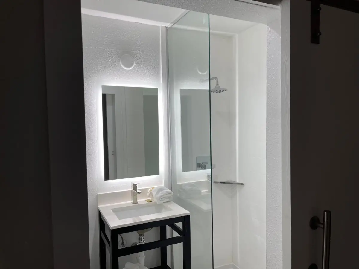 Roy Inn & Suites -Sacramento Midtown